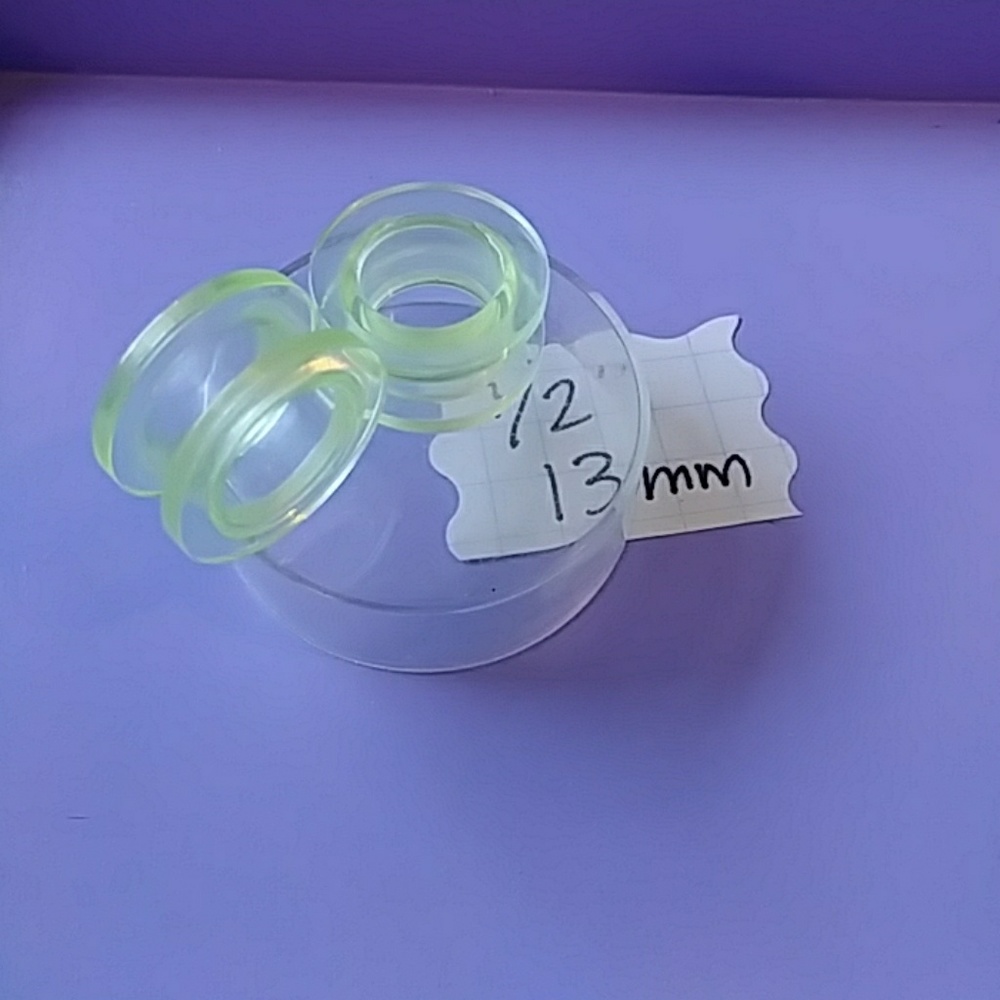 1/2" clear acrylic plugs